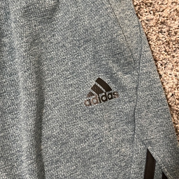 Adidas Aeroready Men's Small, Zippered Pockets, Moisture wicking - Picture 2 of 12